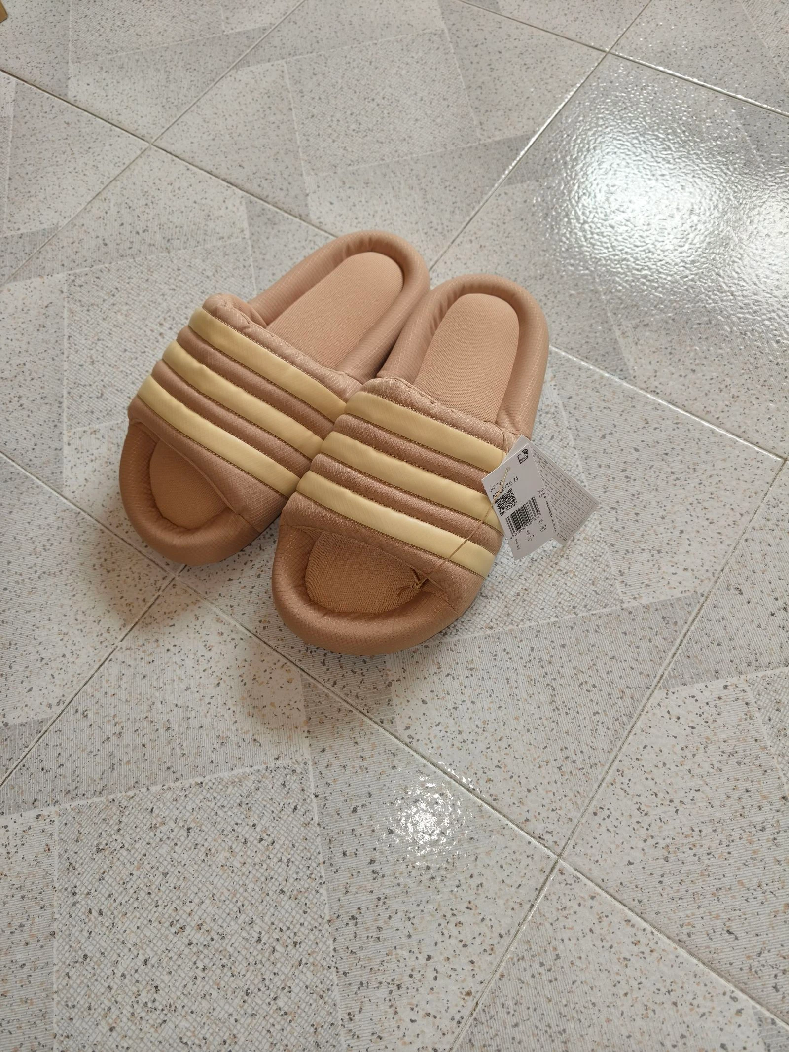 Chanclas marrones Adidas Adilette 24 talla 43